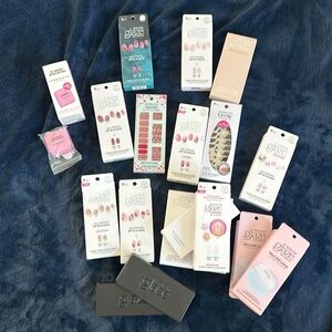 Dashing Diva 15+ sets nail strips + 2 mini LED lamps + more
